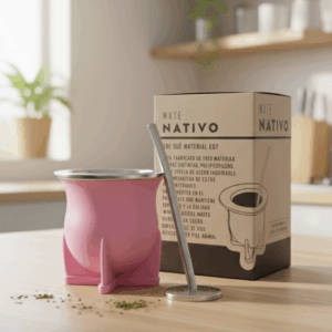 MAT137/R Mate camionero rosa pvc con virola de acero con bombilla saca yerba y caja