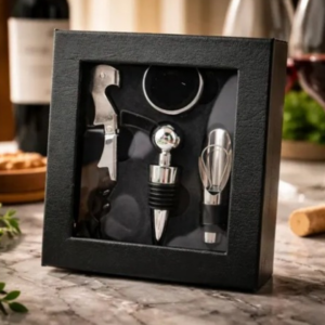 KIT046 Set de vino cuadrado 4 accesorios con caja